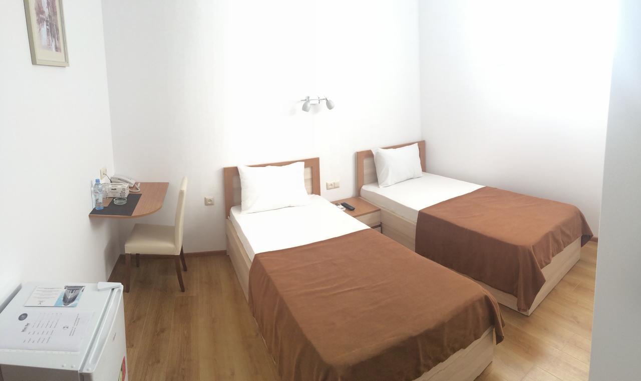 Hotel Marseille Batumi Kültér fotó