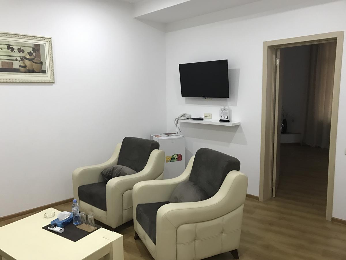 Hotel Marseille Batumi Kültér fotó