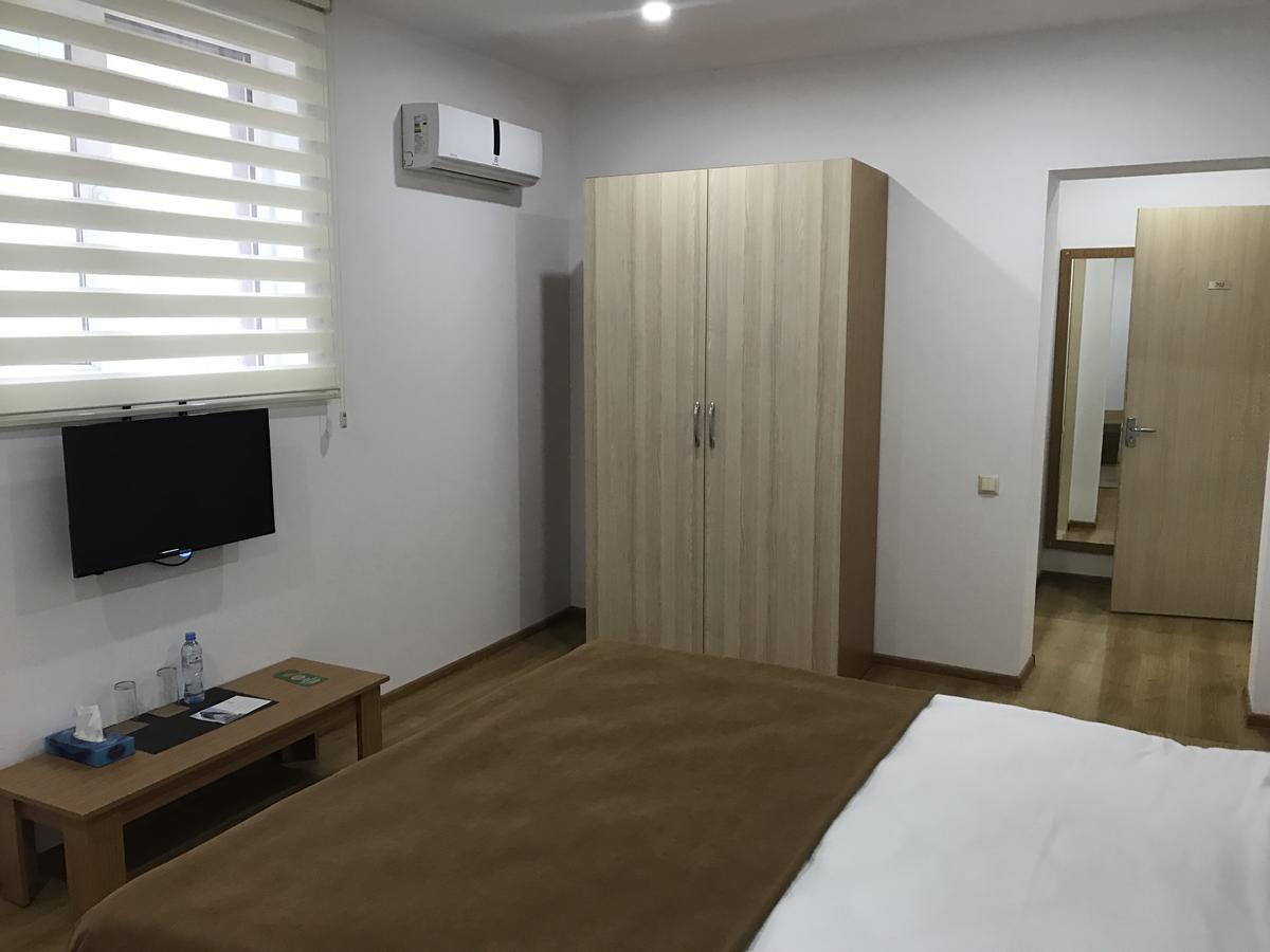 Hotel Marseille Batumi Kültér fotó