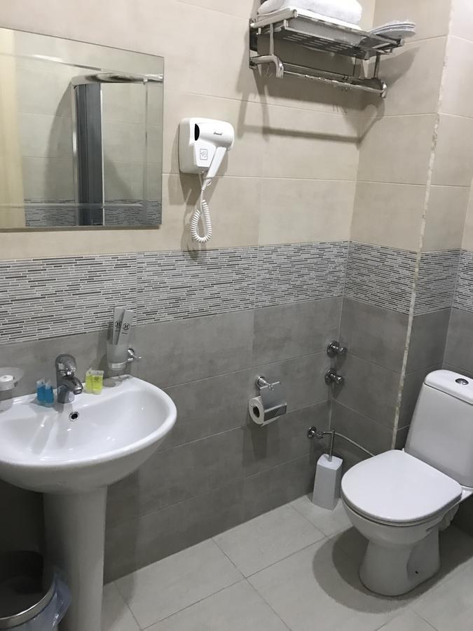 Hotel Marseille Batumi Kültér fotó