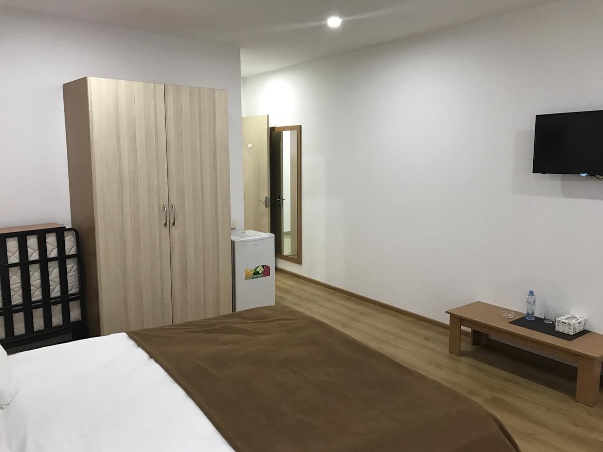 Hotel Marseille Batumi Kültér fotó