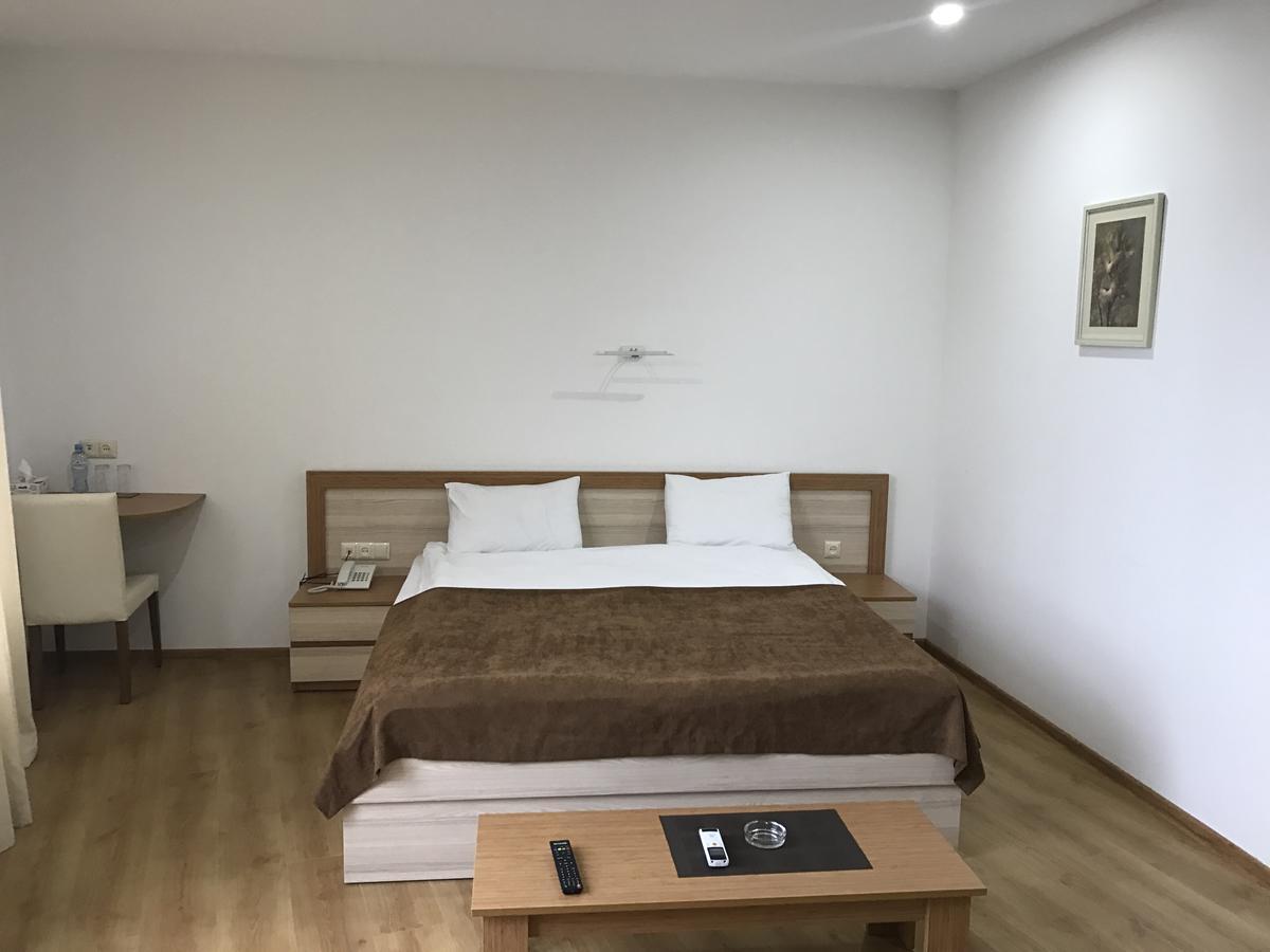 Hotel Marseille Batumi Kültér fotó