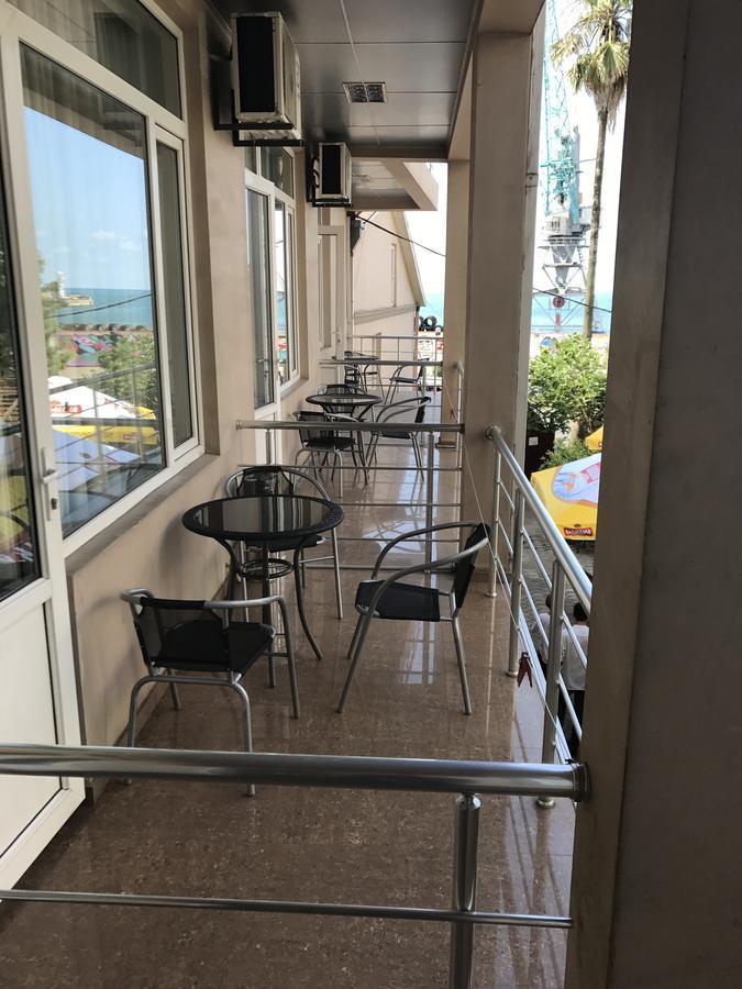 Hotel Marseille Batumi Kültér fotó