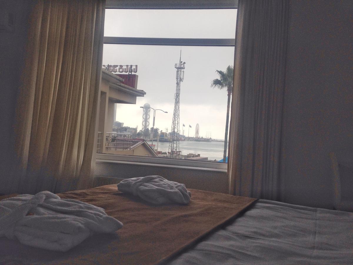 Hotel Marseille Batumi Kültér fotó