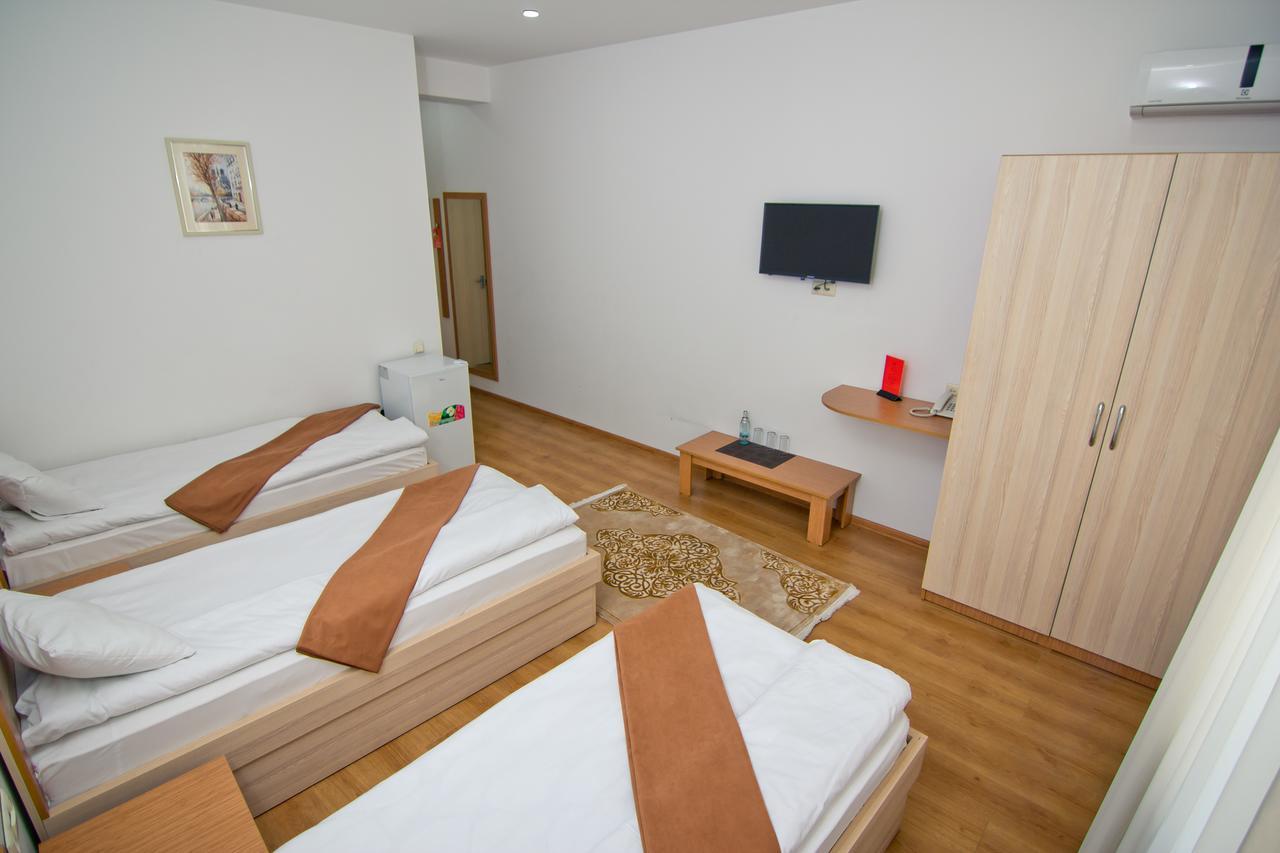 Hotel Marseille Batumi Kültér fotó