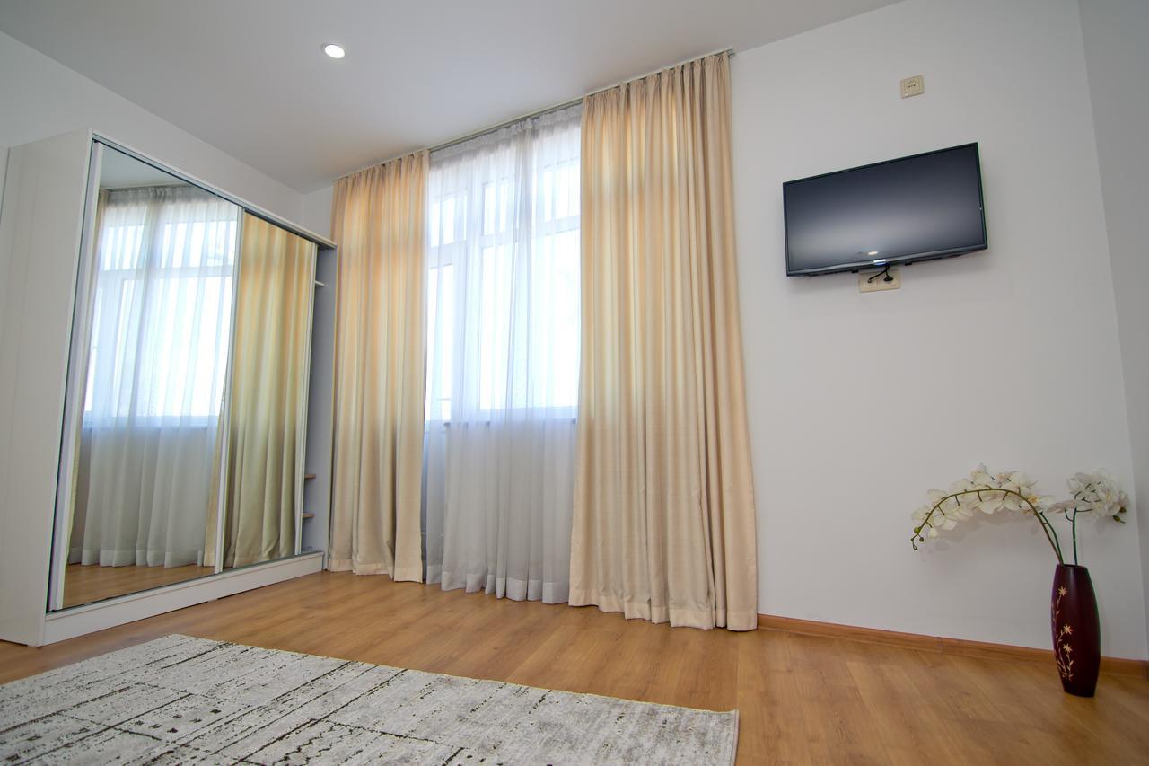 Hotel Marseille Batumi Kültér fotó